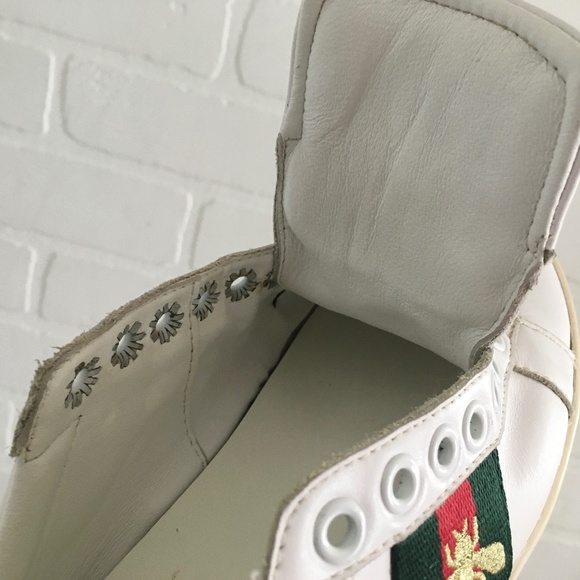 SOLD - Authentic Gucci Women’s Ace Sneakers Strip Bee White Leather - Picture 10 of 16